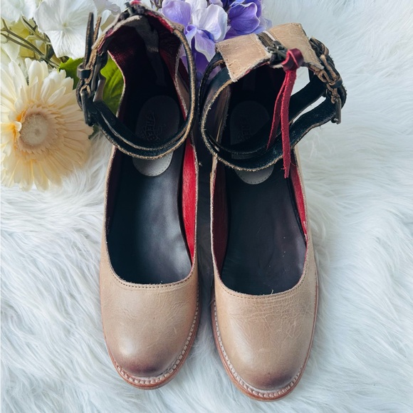 Freebird Maribel Flats - Picture 2 of 7